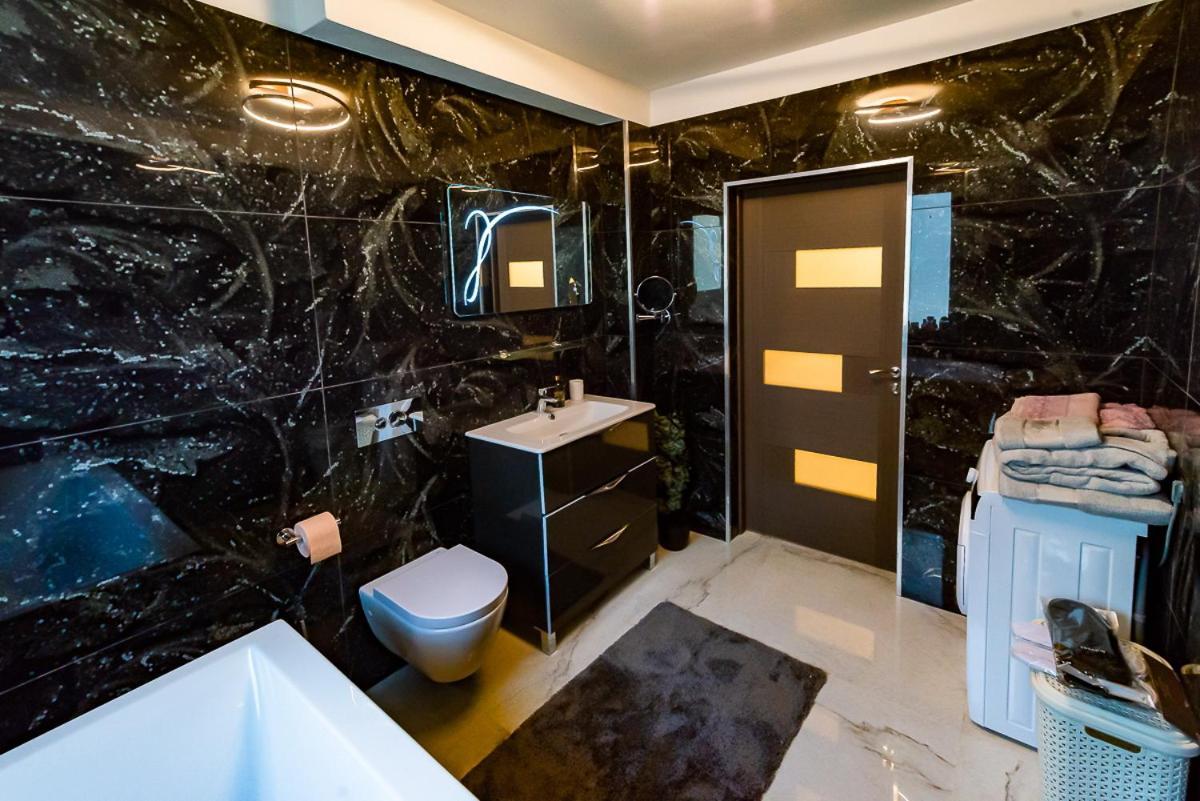 Moky Rezident Apartment Arad Ngoại thất bức ảnh
