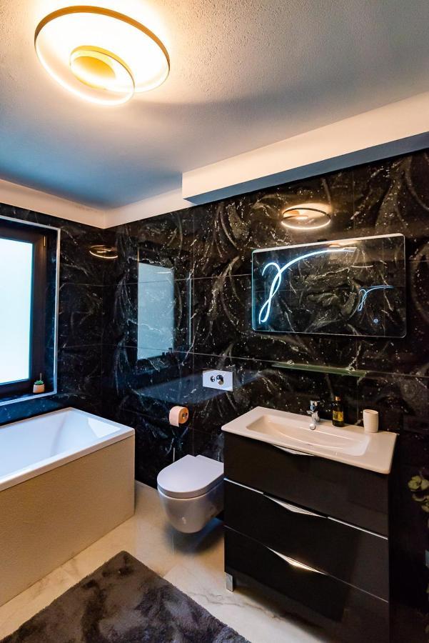 Moky Rezident Apartment Arad Ngoại thất bức ảnh