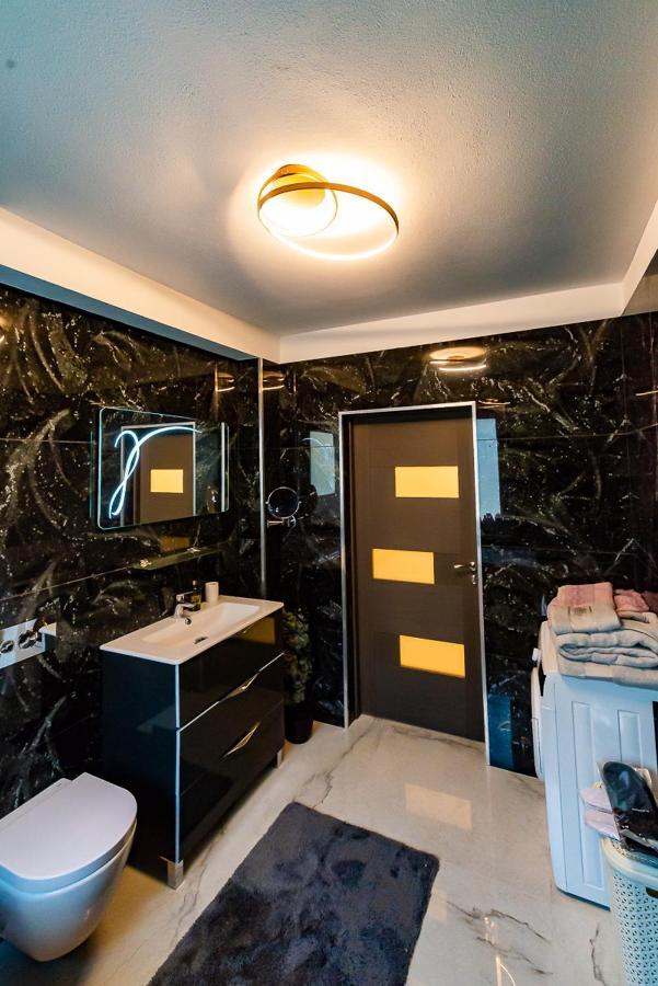 Moky Rezident Apartment Arad Ngoại thất bức ảnh